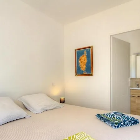 Maison D'Une Chambre Avec Piscine Partagee Jardin Clos Et Wifi A Prunelli Di Fiumorbo Semesterbostad Prunelli-di-Fiumorbo